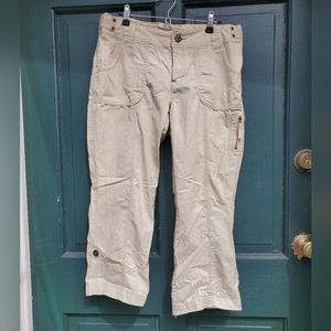 Women's size 8 Eddie Bauer cropped cargo pants $4 items 4-$10